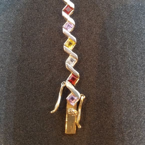 Perfect for Spring bracelet - Picture 3 of 6